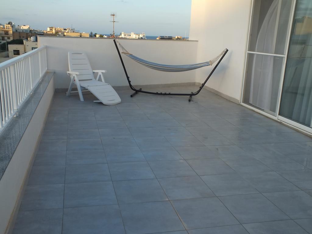 Penthouse Next To The Beach Marsaskala Exteriör bild