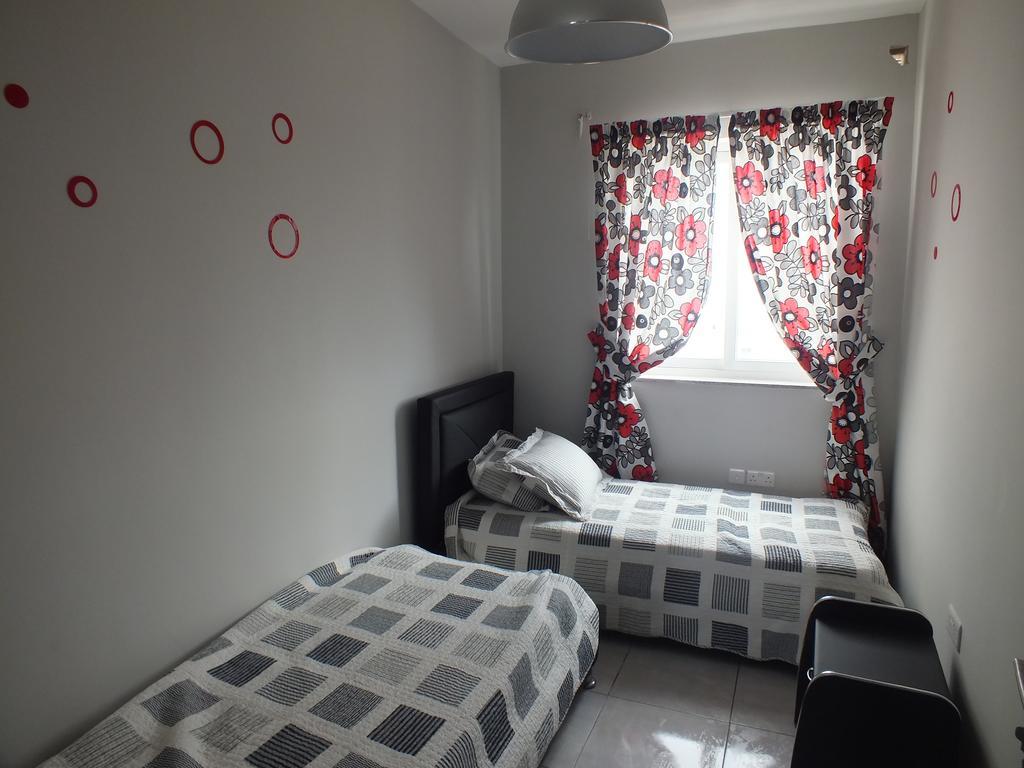 Penthouse Next To The Beach Marsaskala Exteriör bild